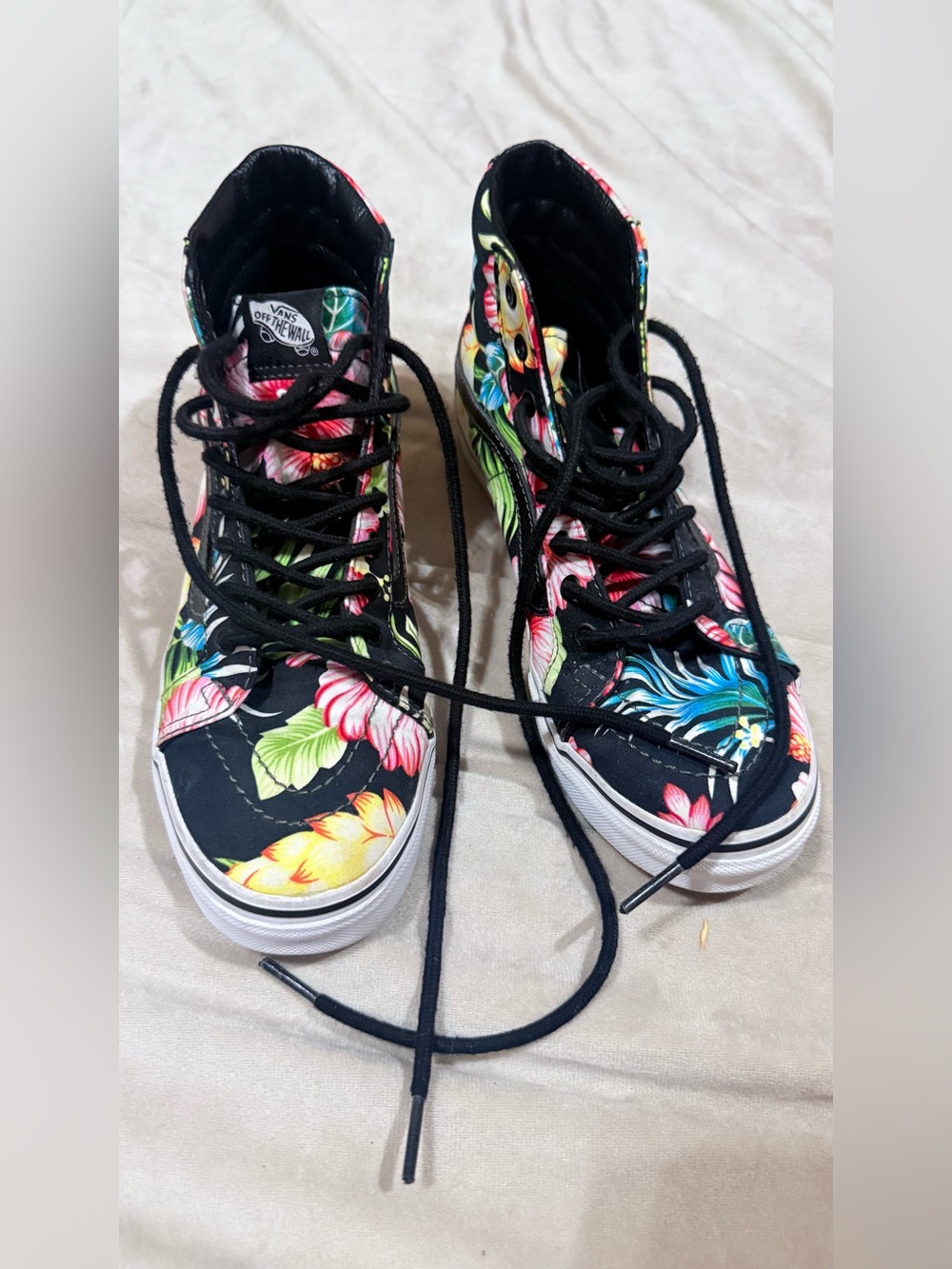 Vans Floral High-Top Sneakers in Black size 8 WOMEN